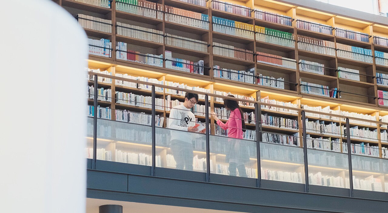 PWCIRCULUS,ピーダブ,PW,ゴルフウエア,POP&WIT&TRIP,佐賀の旅,武雄市図書館の下からのカット画像