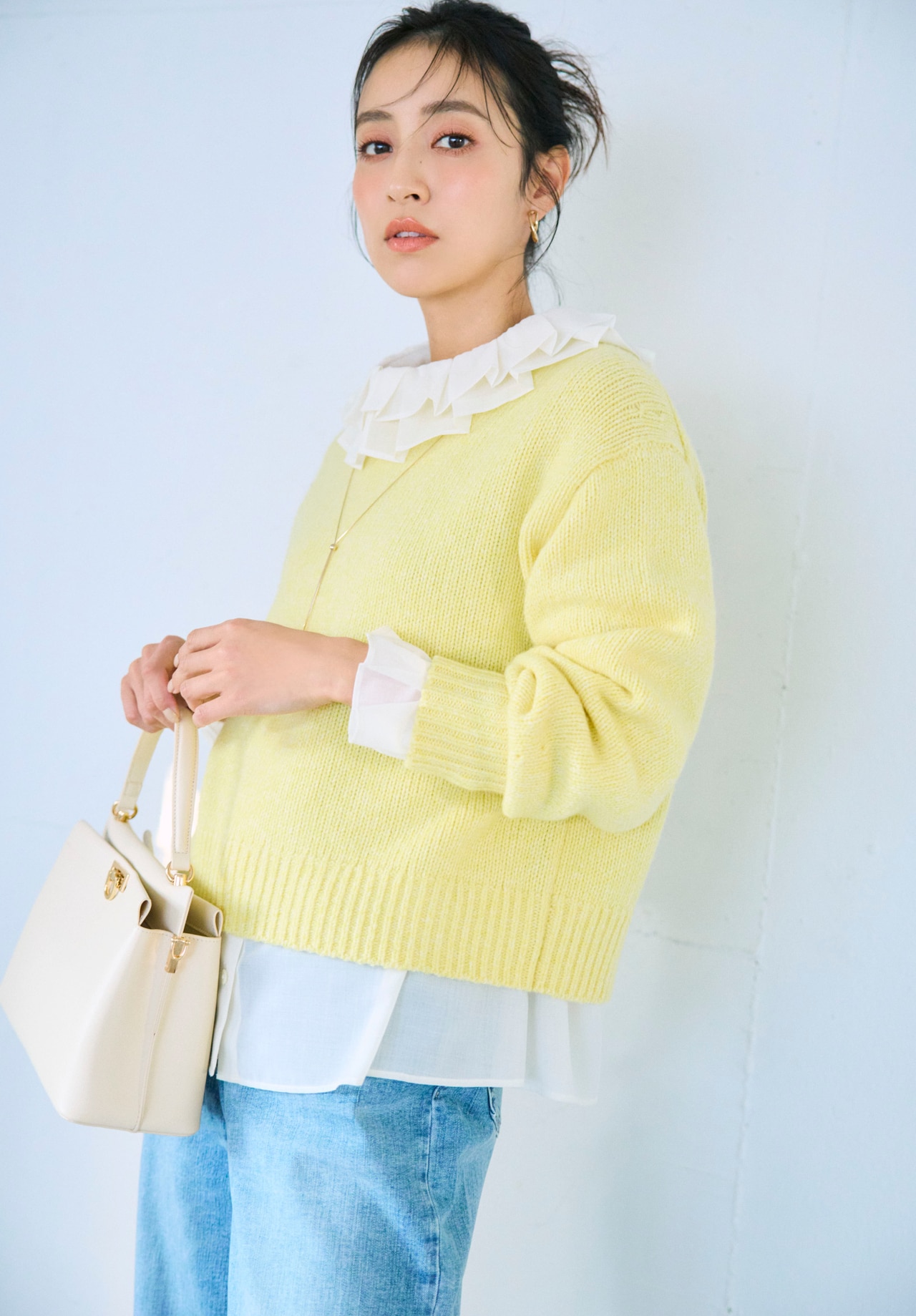 フリルブラウス