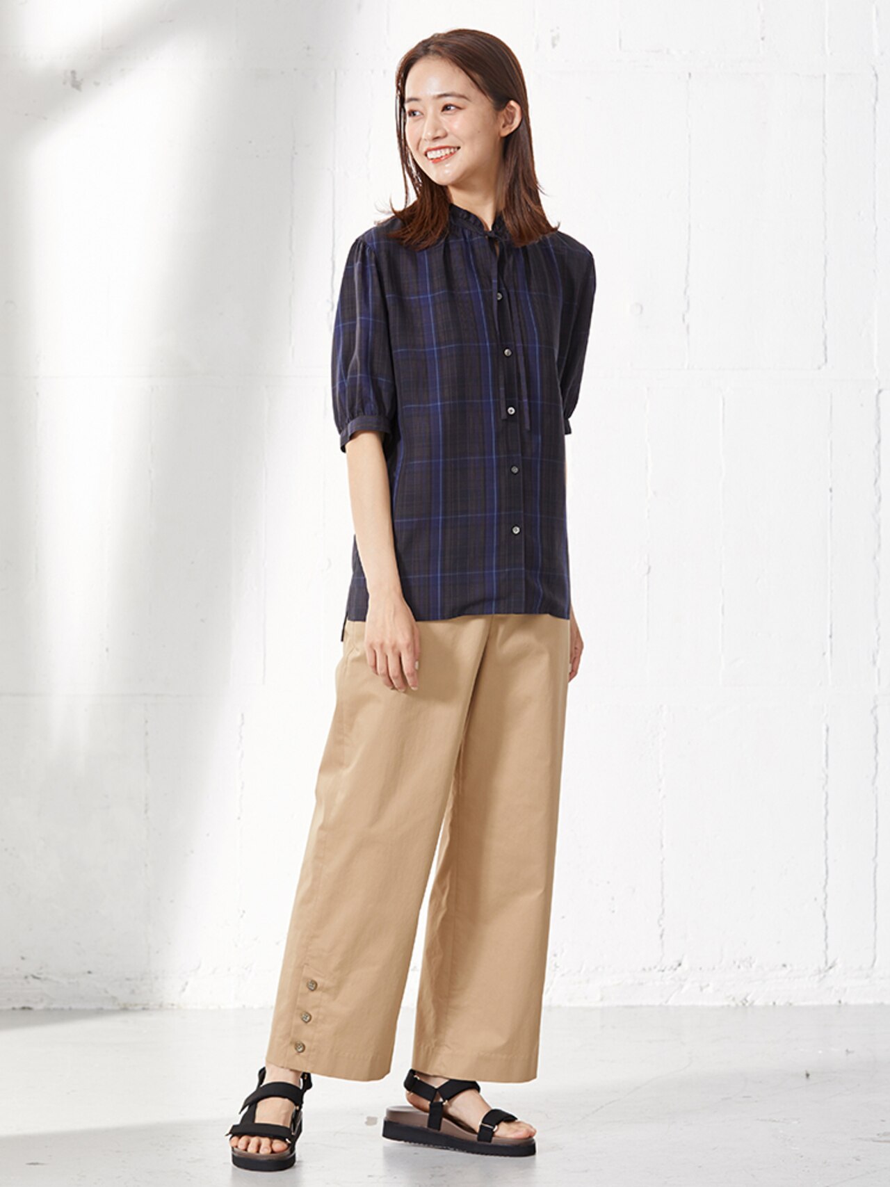 チェックブラウス