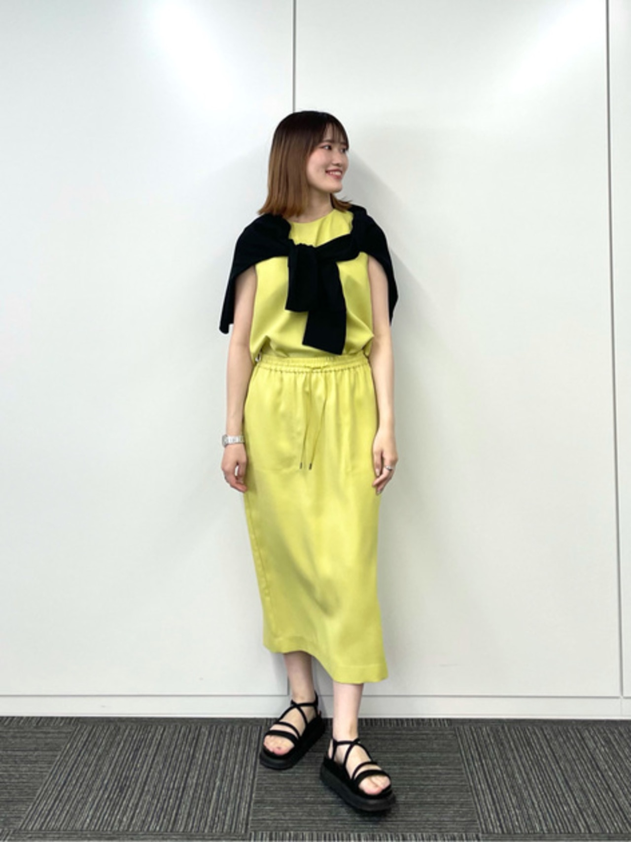 【マガジン掲載】Fluid Back Satin ノースリーブ ブラウス（番号CK23）