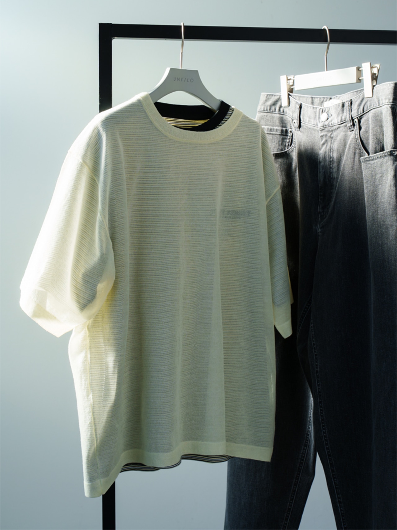 ボーダーTシャツとシアーTシャツのコーデ