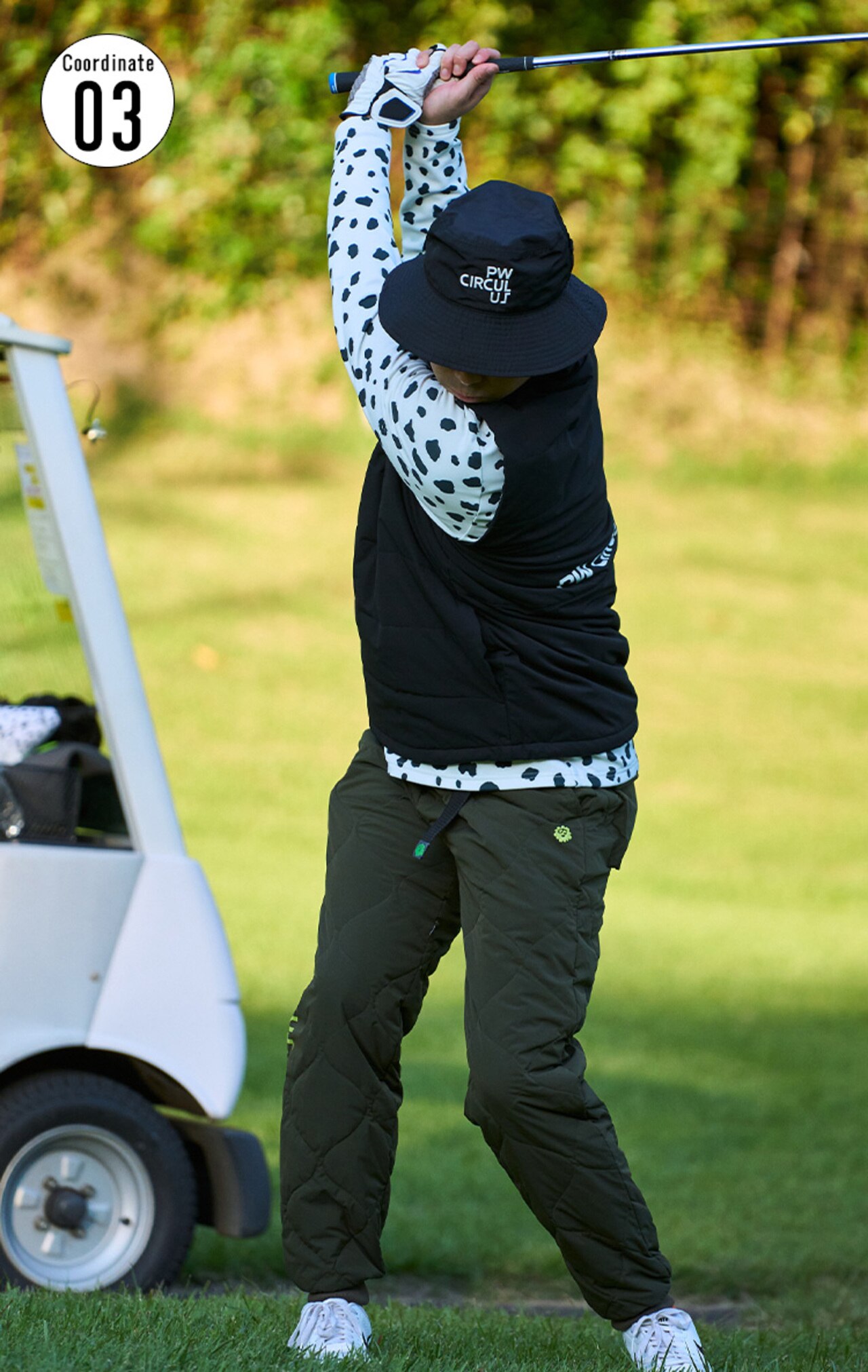 PWCIRCULUS,ゴルフウエア,気温別コーディネートの画像,お洒落も防寒も10℃~5℃のコーデ3,メンズコーディネート,スイング画像1