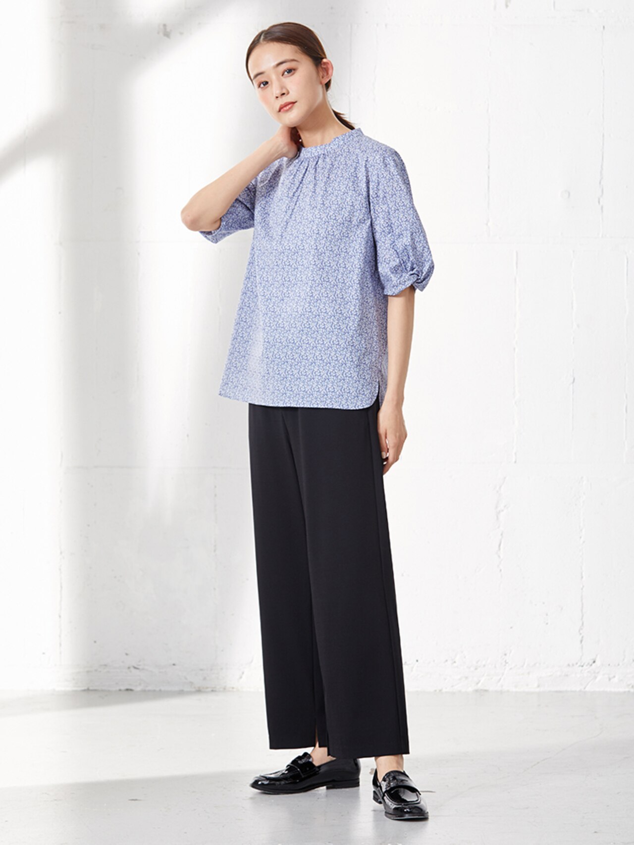 LIBERTY スタンドカラーブラウス