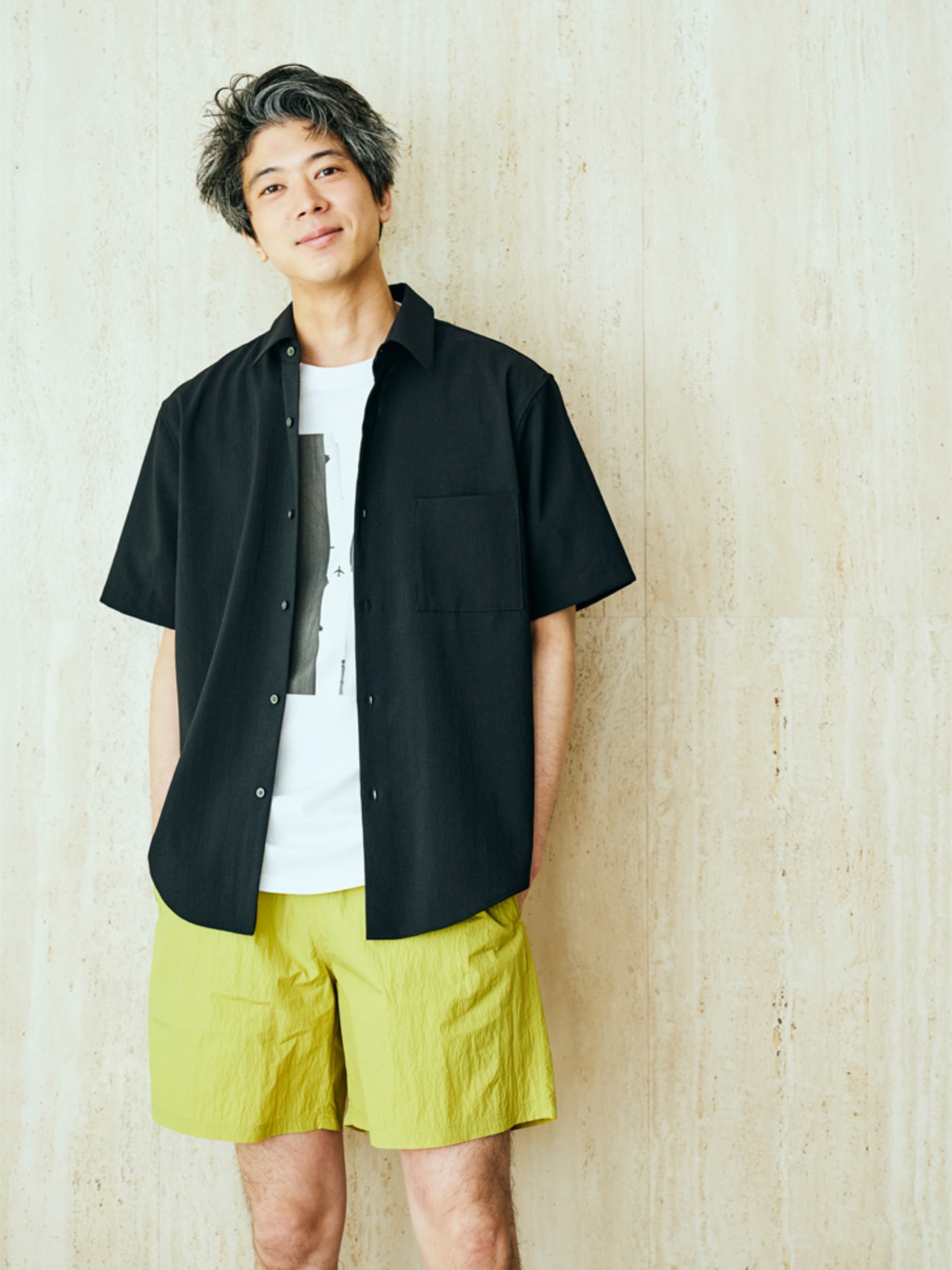 アンフィーロメンズのブリーズムーブシャツのコーデ